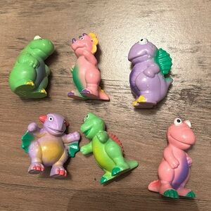 Lot of 6 Dinosaur Mini Figures by SOMA
Measures approx. 1.75" tall